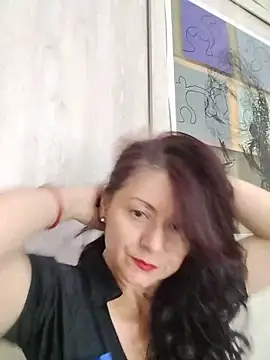 lunadicty online show from May 2026 09:34:02 PM