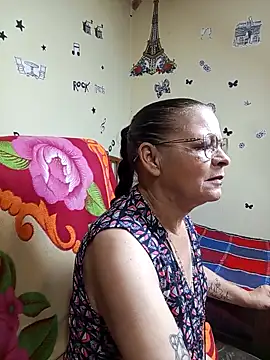 katrina perez online show from October 2025 09:35:02 PM