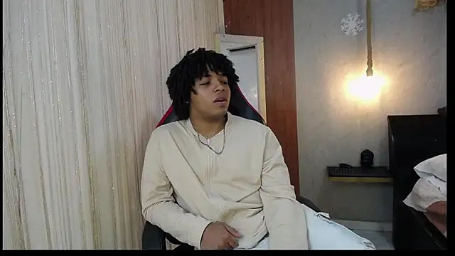 Snapshot of black_king_241 chatting on February 2026 04:05:02 AM black king 241 online show from February 2026 04:05:02 AM