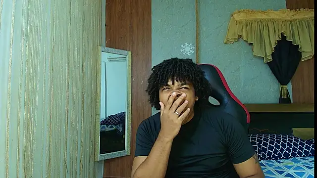 Snapshot of black_king_241 chatting on February 2026 01:02:02 AM black king 241 online show from February 2026 01:02:02 AM