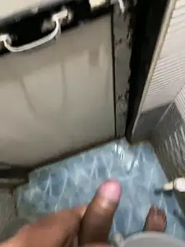 Snapshot of Hunkk28 chatting on October 2025 09:25:02 PM Hunkk28 online show from October 2025 09:25:02 PM