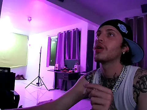 bigrosa21cm online show from October 2025 11:39:01 PM