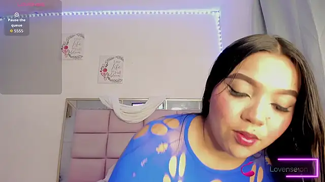 Snapshot of Stefy_Craft chatting on November 2025 11:51:02 PM Stefy Craft online show from November 2025 11:51:02 PM