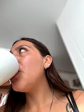 Snapshot of MELODY__06 chatting on September 2025 12:42:02 PM MELODY 06 online show from September 2025 12:42:02 PM