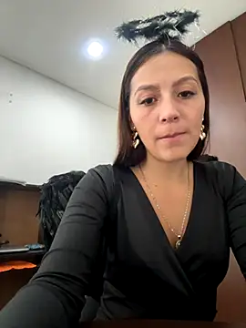 Snapshot of MELODY__06 chatting on October 2025 01:12:01 PM MELODY 06 online show from October 2025 01:12:01 PM