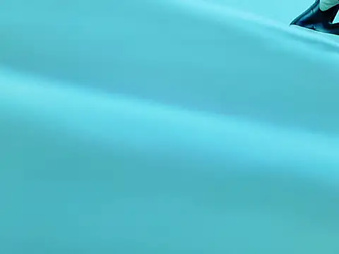 Raven goth online show from December 2025 08:27:02 PM