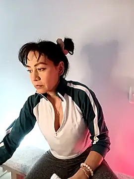 Alicia Montess online show from September 2025 08:20:02 PM