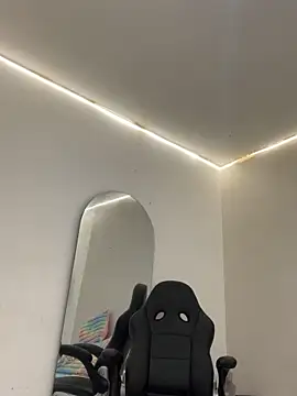 Kariina  69 online show from November 2025 02:12:02 AM