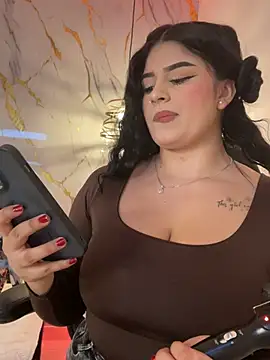 Kariina  69 online show from April 2026 06:16:01 PM