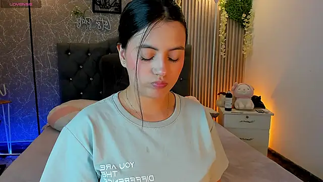 Snapshot of mialeia01 chatting on February 2026 07:40:01 PM mialeia01 online show from February 2026 07:40:01 PM