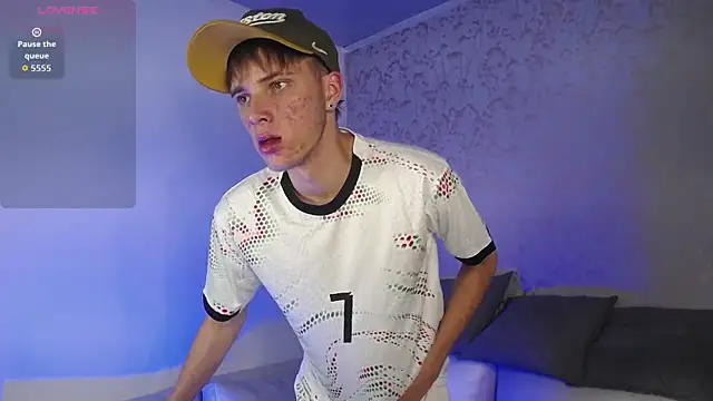 Snapshot of Robbin_Blaze chatting on September 2025 08:43:01 PM Robbin Blaze online show from September 2025 08:43:01 PM