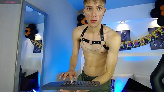 Snapshot of Robbin_Blaze chatting on October 2025 05:48:02 AM Robbin Blaze online show from October 2025 05:48:02 AM