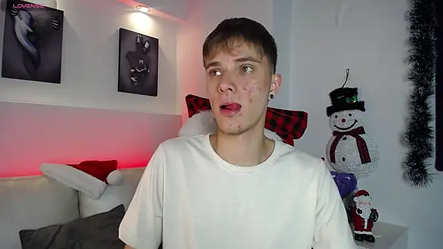 Snapshot of Robbin_Blaze chatting on December 2025 05:35:01 AM Robbin Blaze online show from December 2025 05:35:01 AM