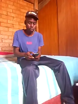 Snapshot of T1011 chatting on December 2025 07:46:02 AM T1011 online show from December 2025 07:46:02 AM