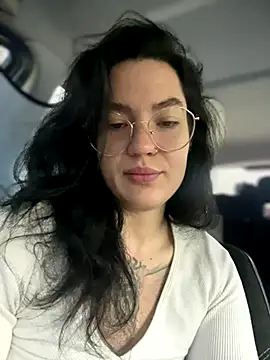 Snapshot of MeekyRich chatting on September 2025 02:48:01 AM MeekyRich online show from September 2025 02:48:01 AM