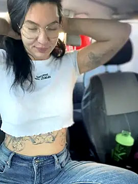 Snapshot of MeekyRich chatting on October 2025 04:57:01 AM MeekyRich online show from October 2025 04:57:01 AM