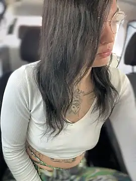 Snapshot of MeekyRich chatting on October 2025 03:29:02 AM MeekyRich online show from October 2025 03:29:02 AM