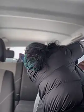 MeekyRich online show from November 2025 05:07:01 AM