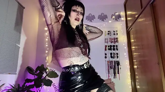 ELENA UMBRA online show from April 2026 02:43:01 AM