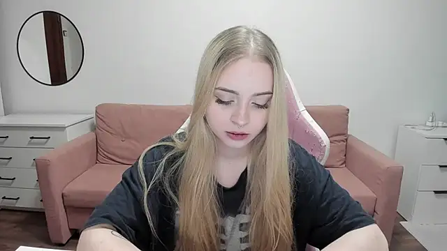 mistress lain online show from August 2026 01:04:01 AM