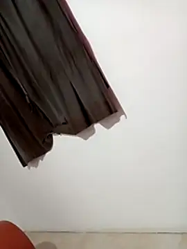 Snapshot of luuiss12 chatting on January 2026 05:42:01 AM luuiss12 online show from January 2026 05:42:01 AM