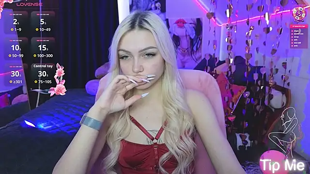 Snapshot of LinaLirian chatting on March 2026 02:02:02 PM LinaLirian online show from March 2026 02:02:02 PM