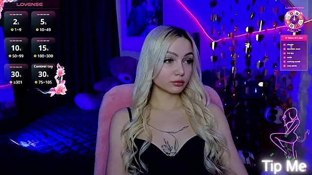 Snapshot of LinaLirian chatting on March 2026 04:01:02 PM LinaLirian online show from March 2026 04:01:02 PM