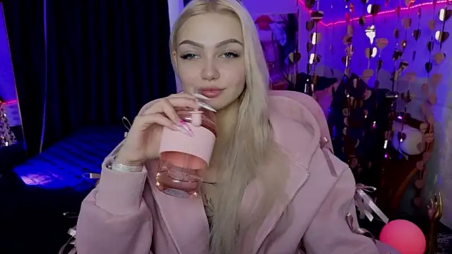 Snapshot of LinaLirian chatting on March 2026 10:08:02 AM LinaLirian online show from March 2026 10:08:02 AM