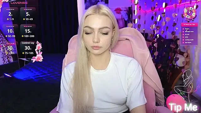 Snapshot of LinaLirian chatting on March 2026 02:44:01 PM LinaLirian online show from March 2026 02:44:01 PM