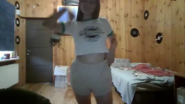 Snapshot of Little_shygirl chatting on September 2025 04:06:01 PM Little shygirl online show from September 2025 04:06:01 PM