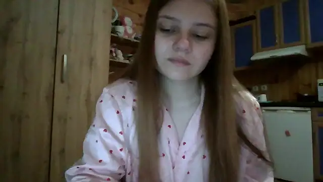 Snapshot of Little_shygirl chatting on October 2025 12:44:01 AM Little shygirl online show from October 2025 12:44:01 AM