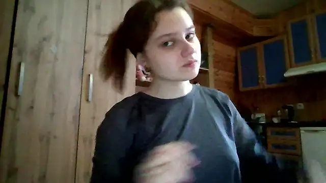 Snapshot of Little_shygirl chatting on February 2026 05:11:01 AM Little shygirl online show from February 2026 05:11:01 AM