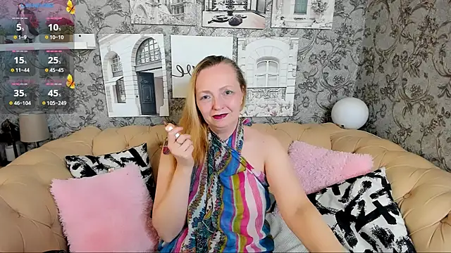 Karen Villis online show from November 2025 12:22:01 PM