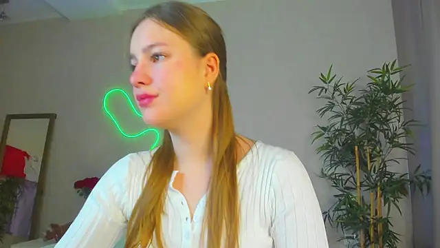 Candy Cansew online show from November 2025 07:41:02 AM