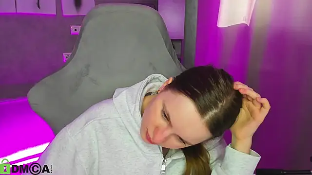 Candy Cansew online show from March 2026 08:19:01 AM