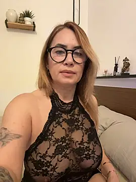 Snapshot of O-Eva chatting on January 2026 08:46:02 PM O-Eva online show from January 2026 08:46:02 PM