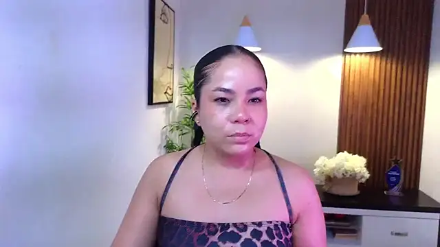 Snapshot of _Victoria_Collins chatting on May 2026 04:03:01 PM Victoria Collins online show from May 2026 04:03:01 PM