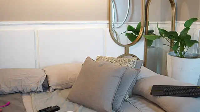 Snapshot of Susan_wall chatting on September 2025 02:19:01 PM Susan wall online show from September 2025 02:19:01 PM