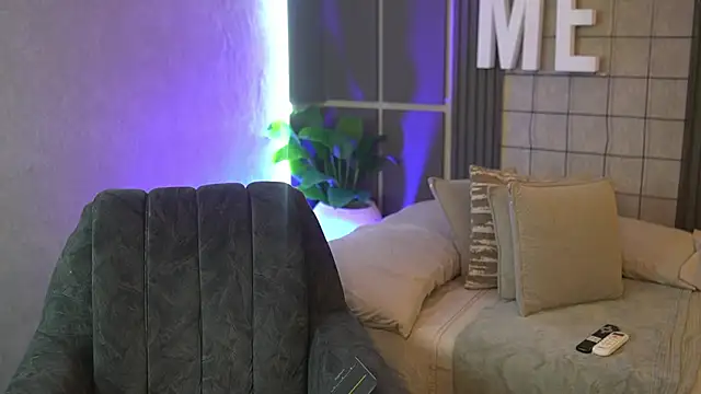 Snapshot of Susan_wall chatting on September 2025 01:13:01 PM Susan wall online show from September 2025 01:13:01 PM