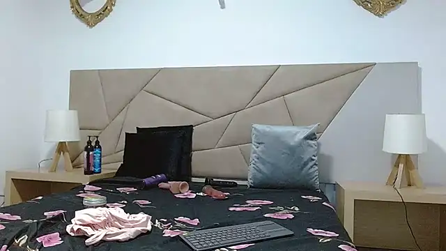 amanda ramirez online show from September 2025 10:32:01 PM