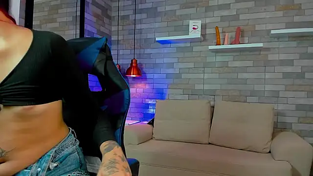 DixyPalmer online show from October 2025 07:56:01 PM