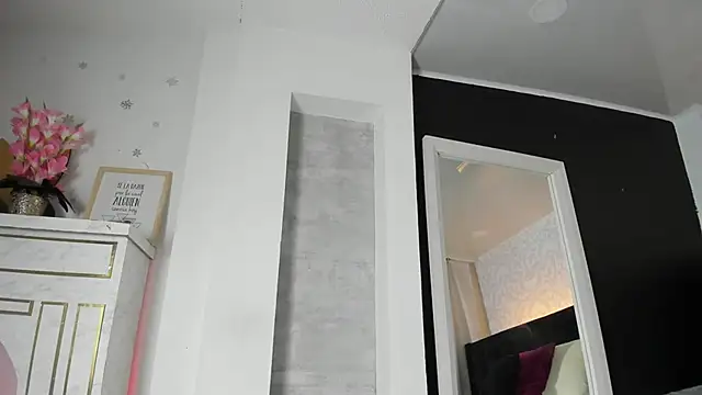 floraginette online show from March 2026 12:21:01 AM