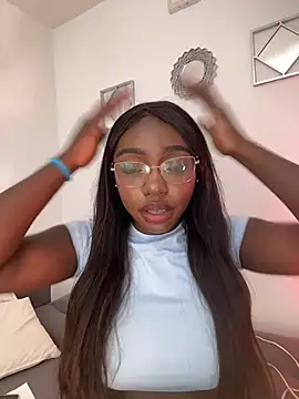 alissradiante1 online show from April 2026 03:28:02 AM