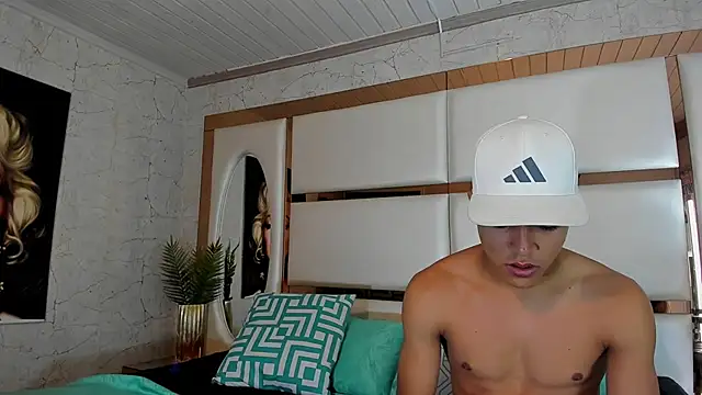 Snapshot of Charlot_Jeremy69 chatting on March 2025 10:48:02 PM Charlot Jeremy69 online show from March 2025 10:48:02 PM