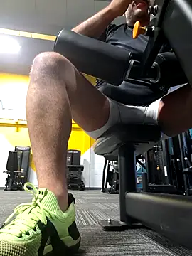 CloudyMuscleBeefy online show from October 2025 12:53:02 AM