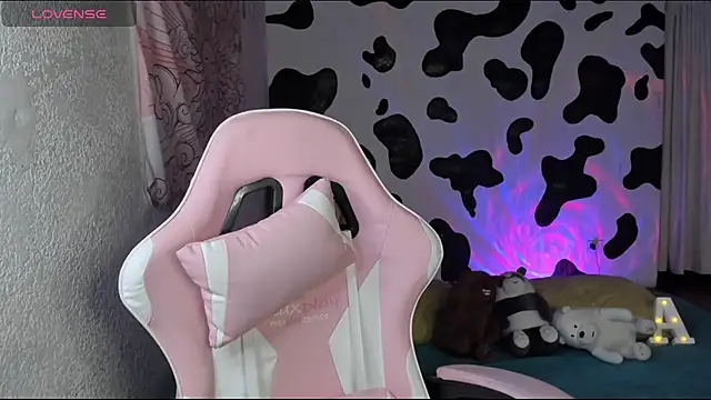 abbie jensen  online show from February 2026 04:32:01 AM