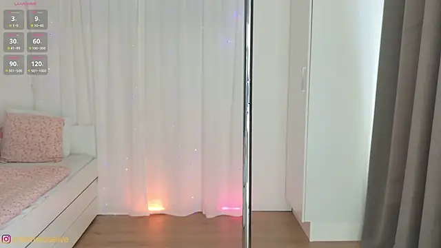 Snapshot of SabrinaRosed chatting on September 2025 09:42:02 AM SabrinaRosed online show from September 2025 09:42:02 AM