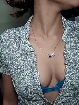 Isha Sax online show from February 2026 11:49:02 AM