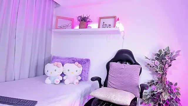 niia7 online show from April 2026 07:53:01 PM