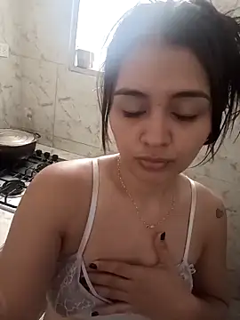 Snapshot of tifanny_turner chatting on September 2025 03:57:01 PM tifanny turner online show from September 2025 03:57:01 PM